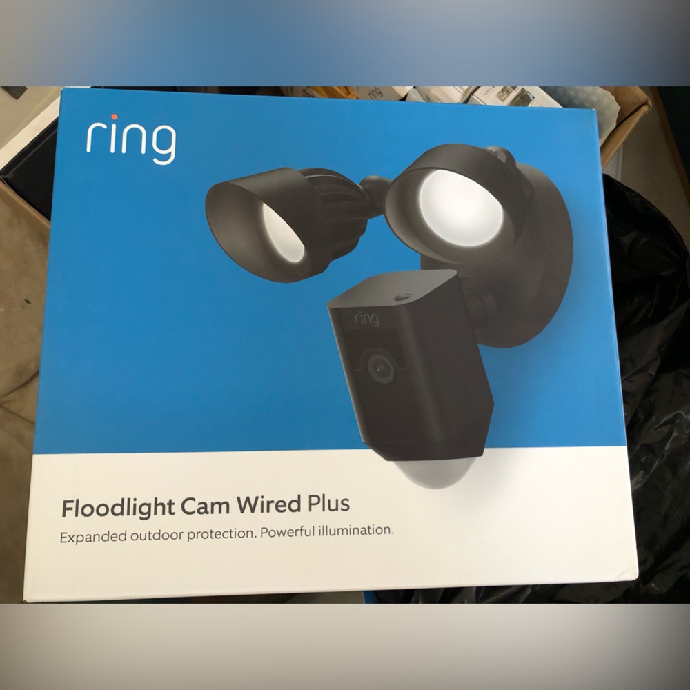 Ring Floodlight Cam Wired Plus open box black